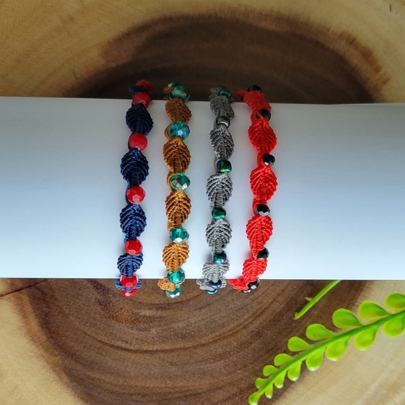 Friendship leaf Bracelet, Waterproof Macrame Bracelet, Adjustable Friendship. - Picture 2 of 10